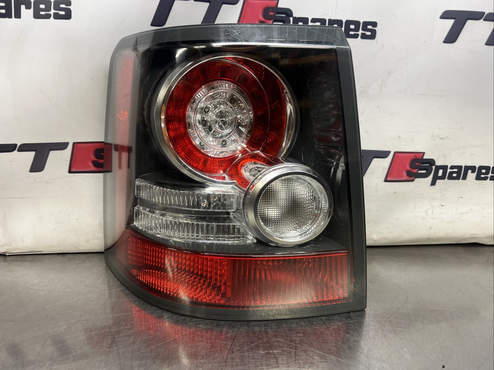RANGE ROVER SPORT LIGHT OUTER REAR LEFT PASSENGER SIDE L320 2005 - 2009