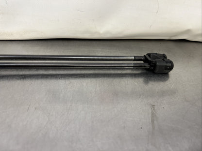 VW Golf MK3 Pair Of Rear Tailgate Struts 1H6827550A