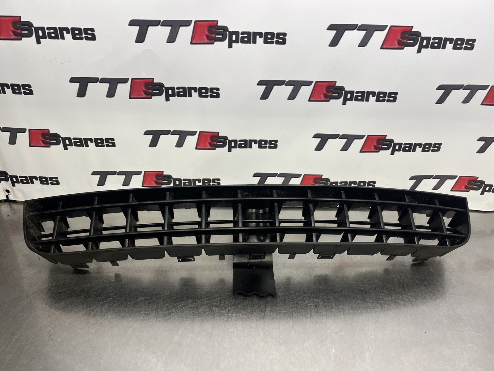 Audi Tt Mk1 3.2 V6 Front bumper  Lower Middle Grill Genuine