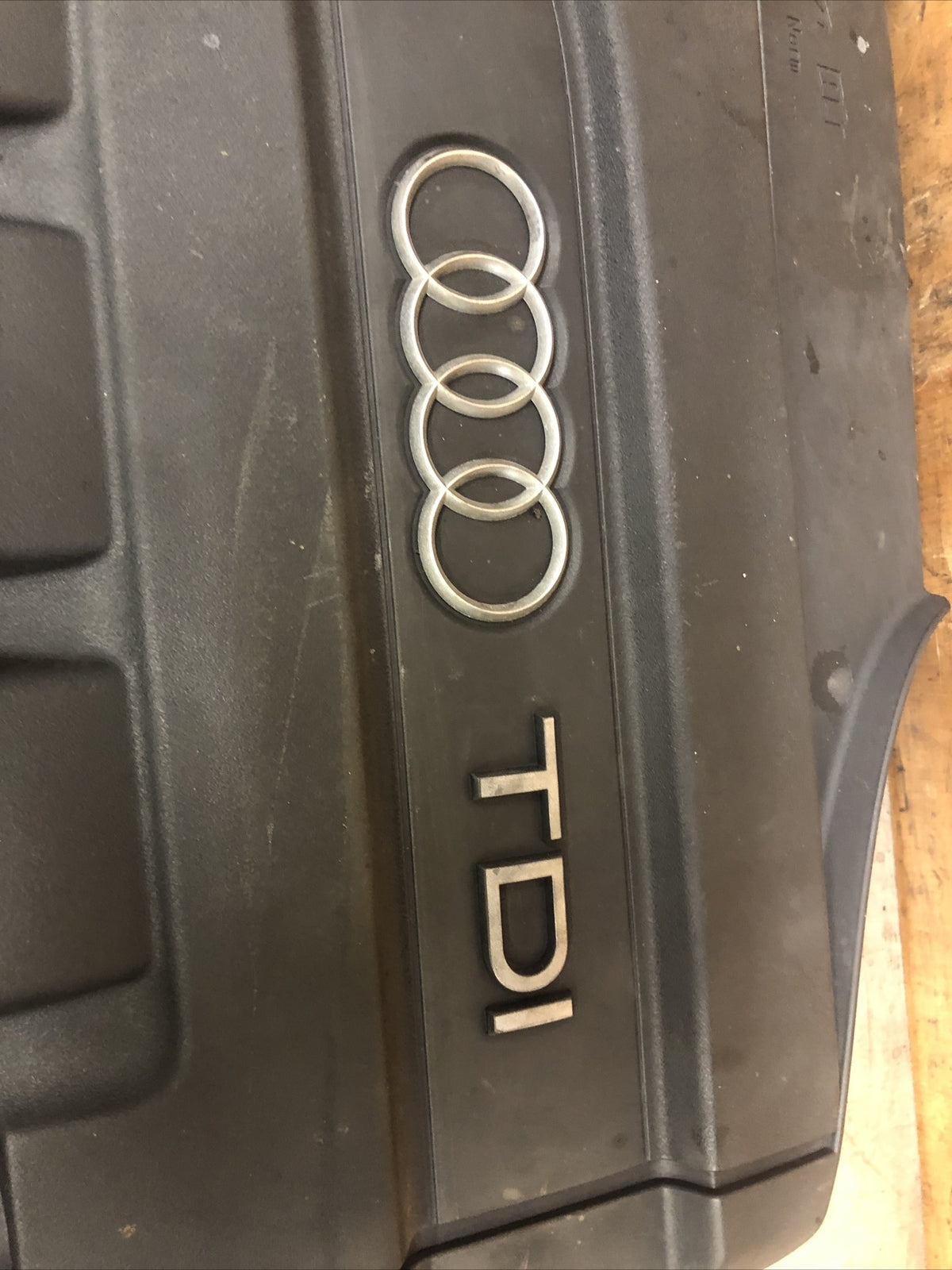 2009-2012 AUDI A3 2.0TDI  PLASTIC ENGINE COVER 