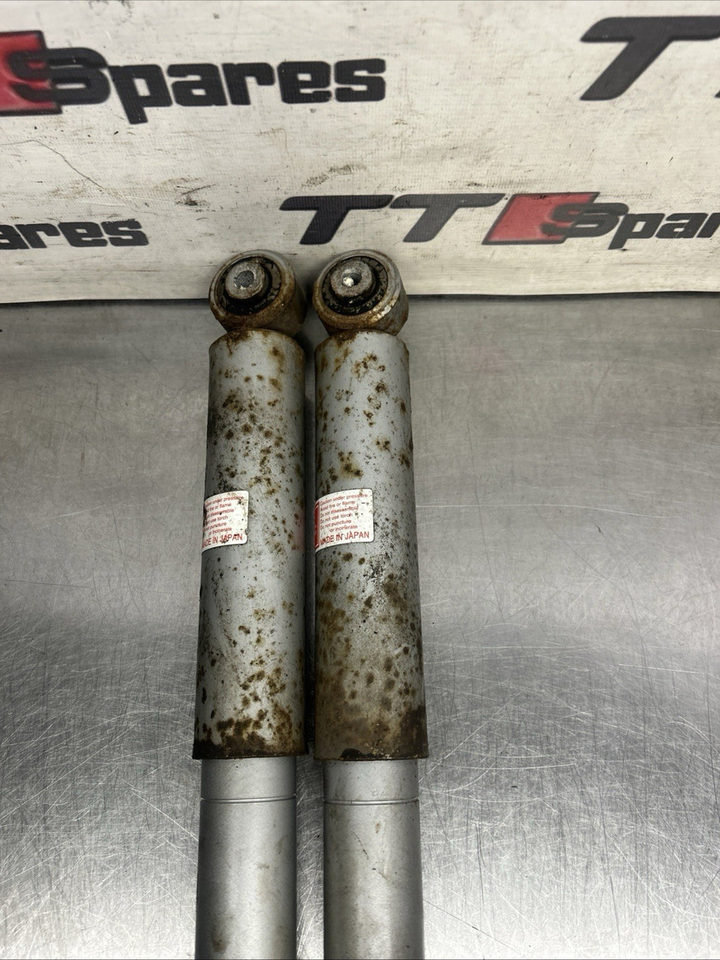 2 X AUDI TT (8N3) 1.8 T QUATTRO 1998-2006 REAR SHOCK ABSORBERS KYB SHOCKERS PAIR