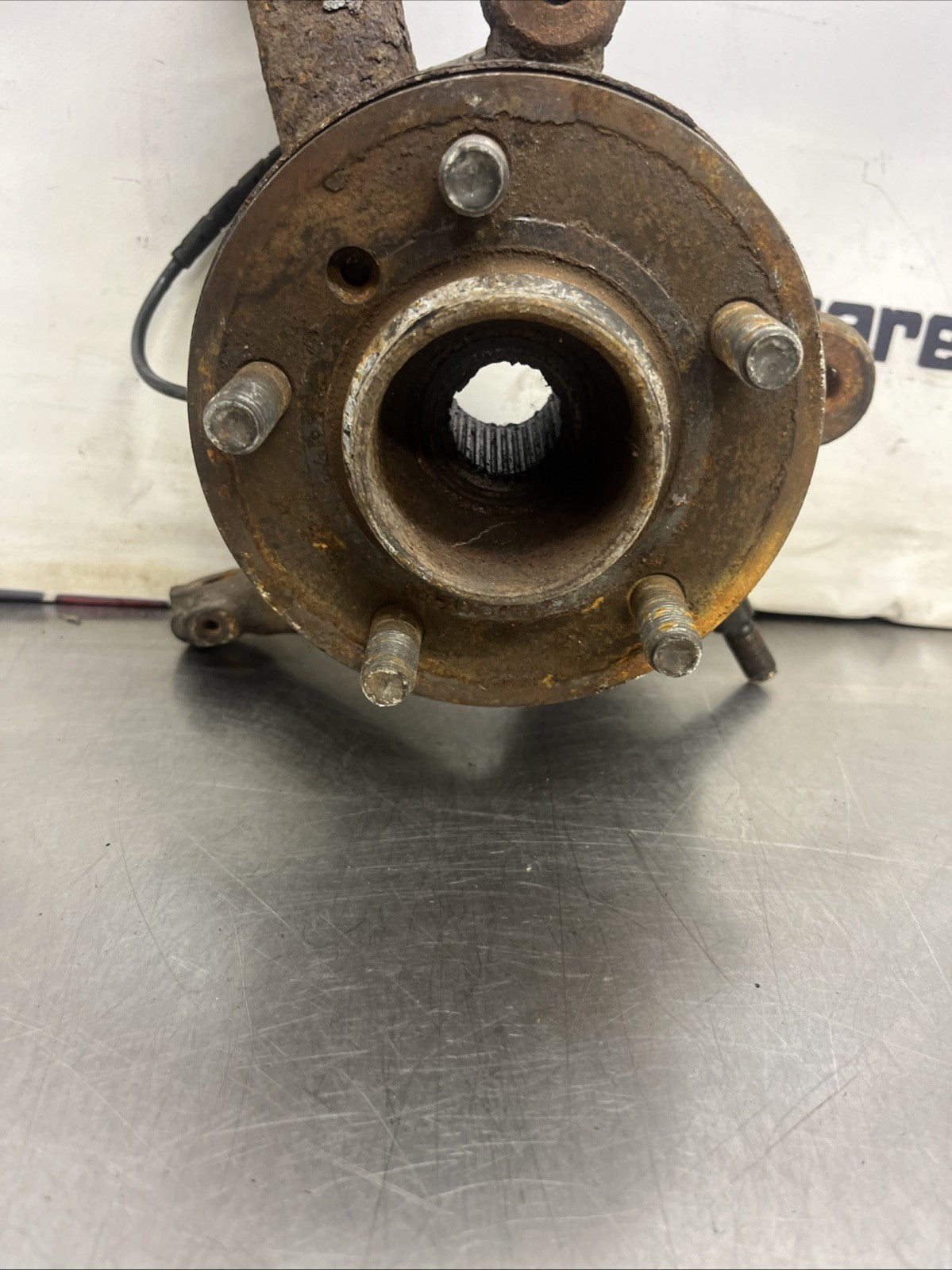 RANGE ROVER VOGUE L322 N/S PASSENGER SIDE LEFT FRONT WHEEL HUB