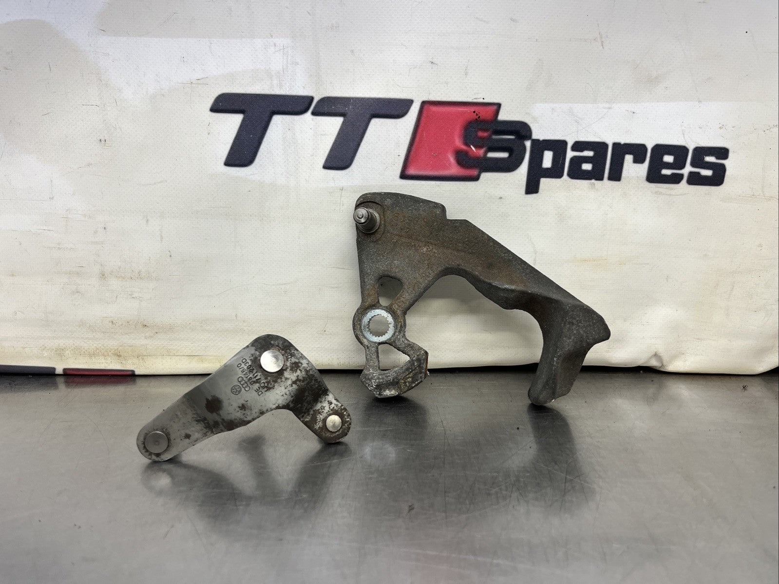 AUDI TT MK1 8N (98-06) S3 CUPRA R 6 SPEED GEAR LINKAGE SELECTOR ARM 8N0711046A