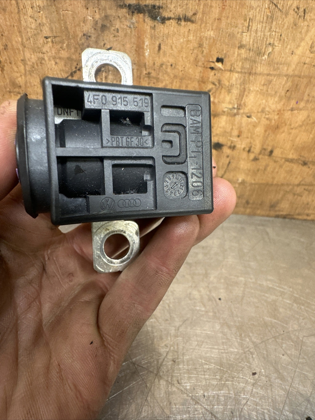4F0915519  Volkswagen Audi Seat Skoda Fuse Box Sam Module Unit