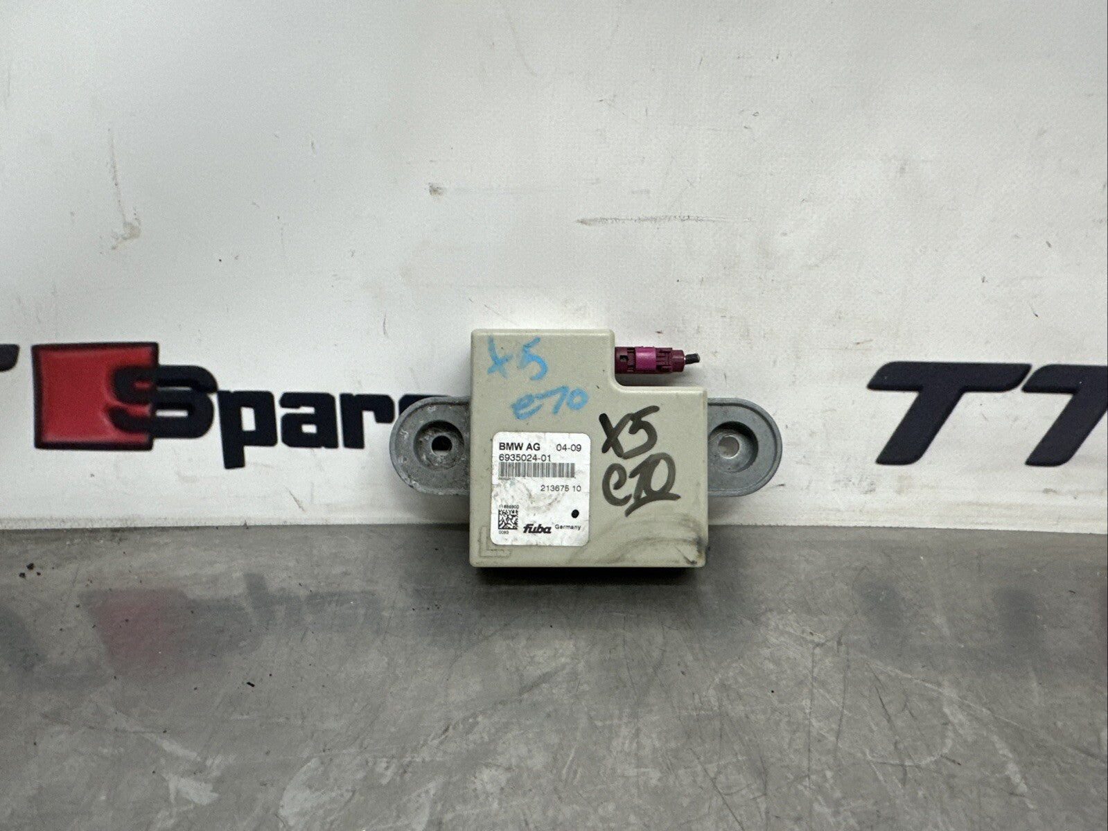 6935024 BMW X5 AERIAL ANTENA AMPLIFIER MODULE UNIT  E70 2007 - 2009