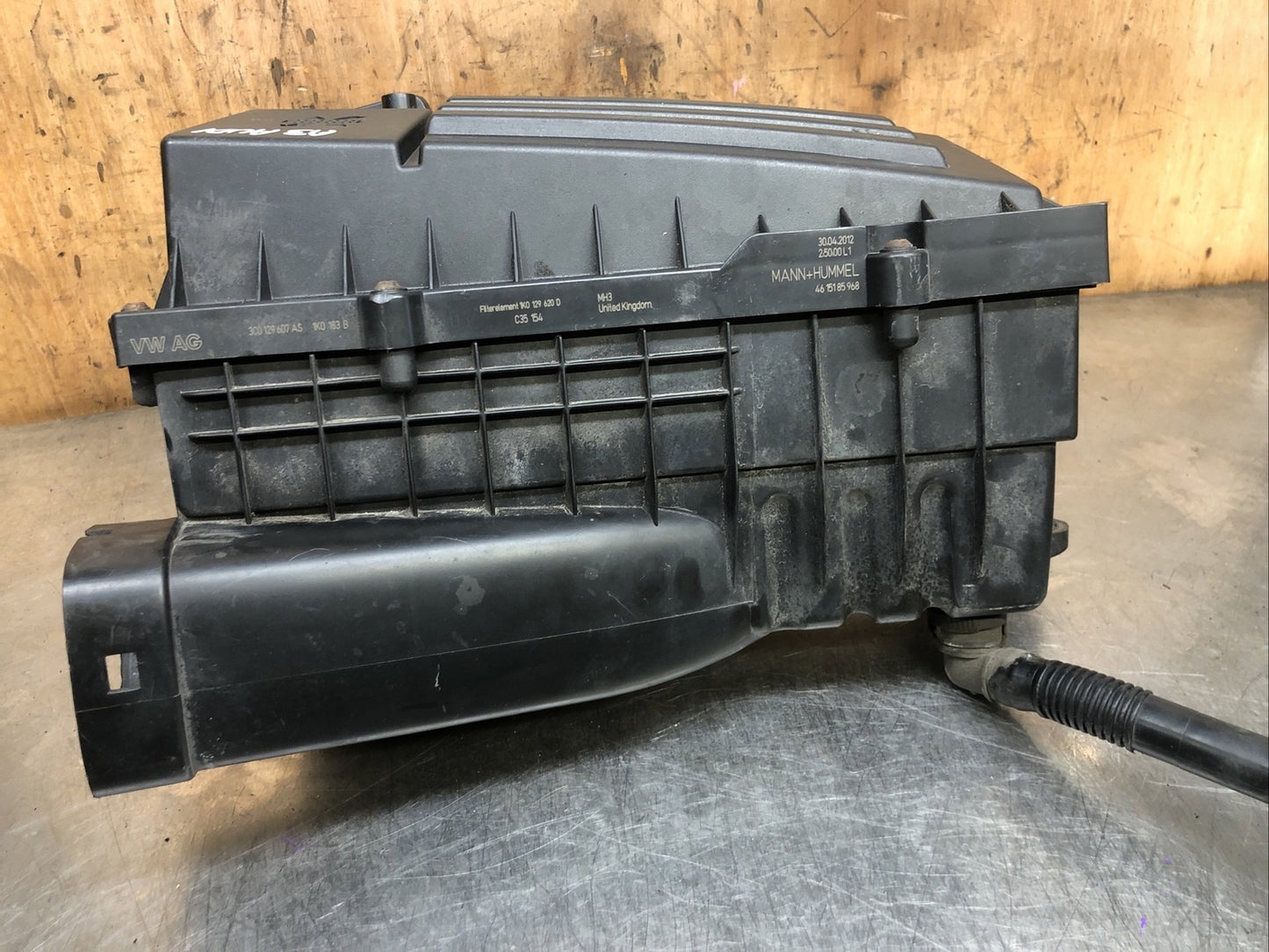 AUDI A3 8P MK2 AIR FILTER HOUSING BOX 4615185968 / 3C0129607