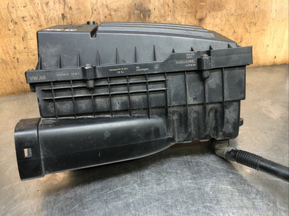 AUDI A3 8P MK2 AIR FILTER HOUSING BOX 4615185968 / 3C0129607