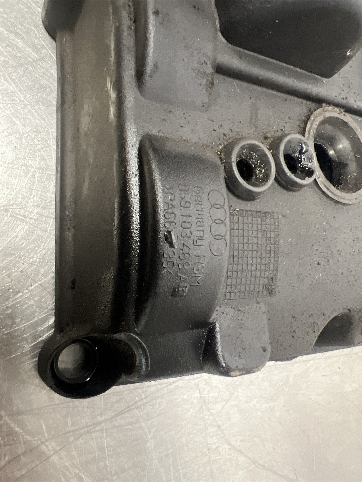 AUDI Q7 MK1 4L ROCKER COVER LEFT SIDE 3.0 TDI CRCA - CRC DIESEL 2012  