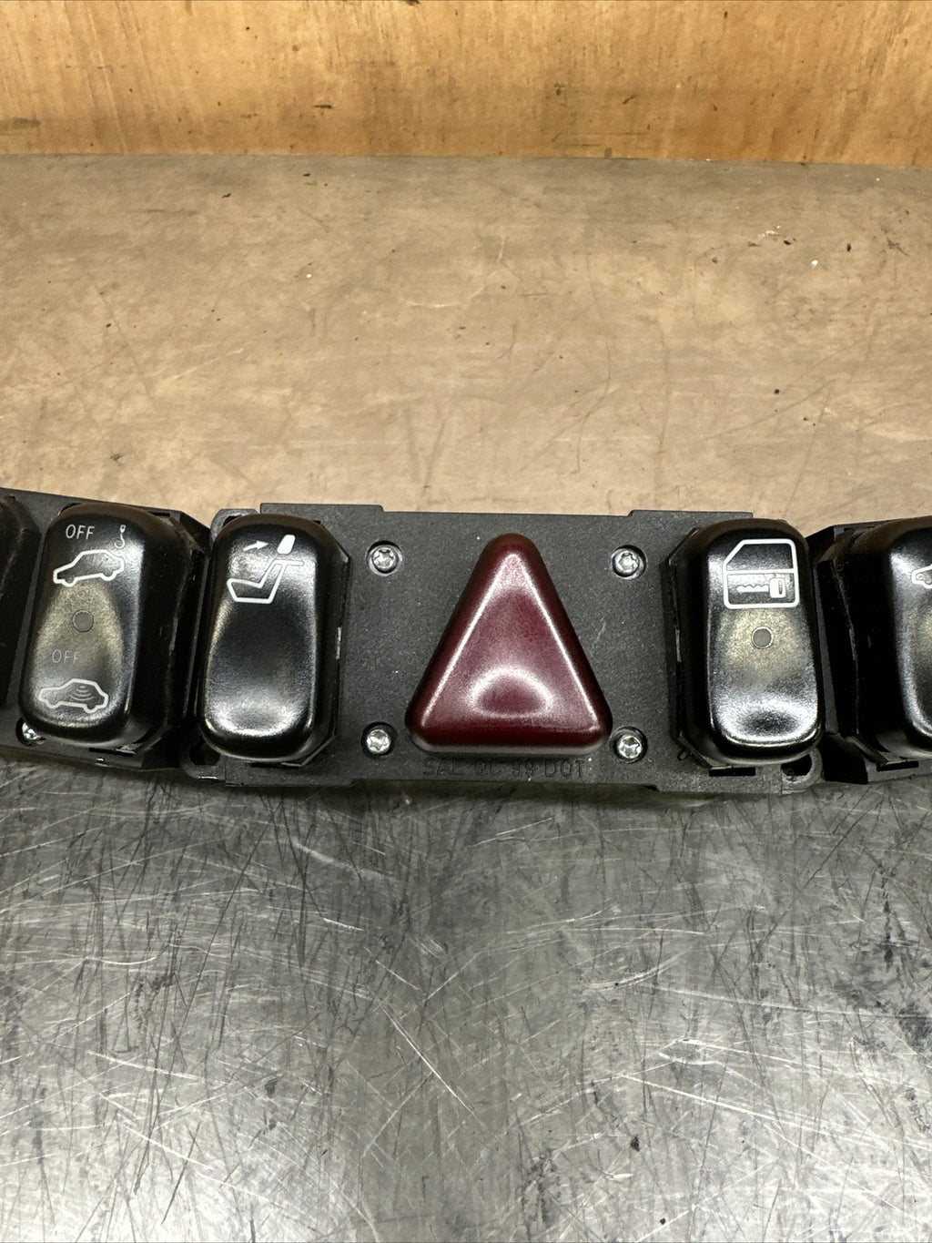 MERCEDES BENZ S-CLASS W220 DASH CENTER CONSOLE HAZARD SWITCH PANEL 2208214458 