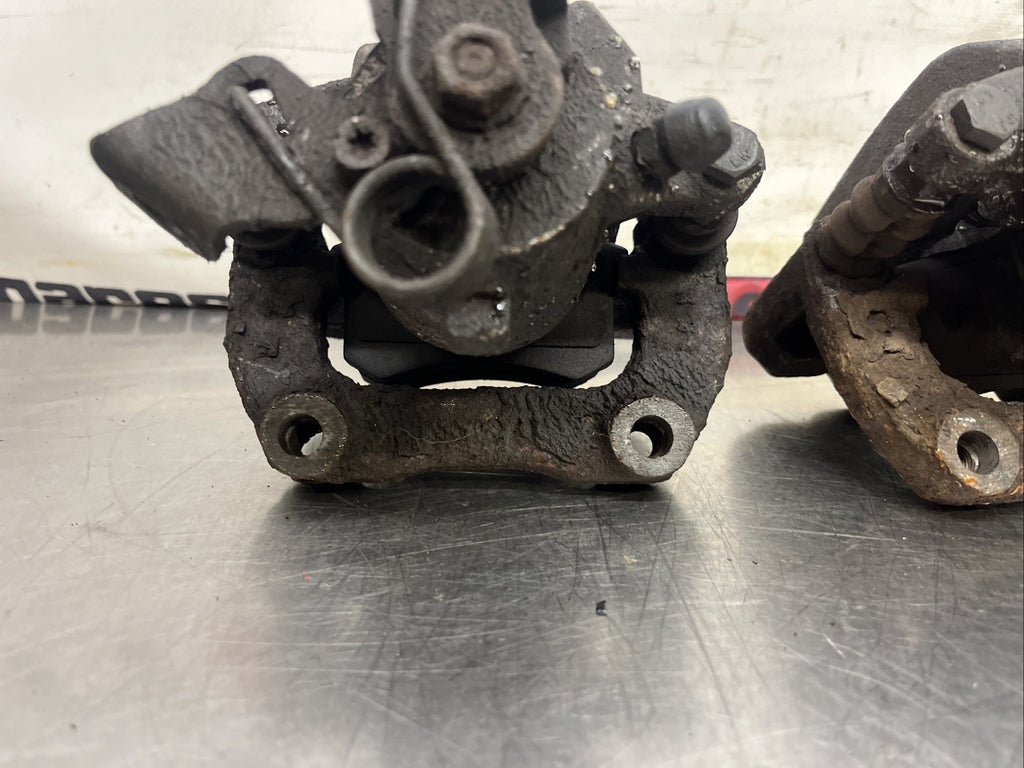 AUDI TT MK1 8N 225 / V6 PAIR OF REAR BRAKE CALIPERS CARRIERS GOLF UPGRADE 256MM