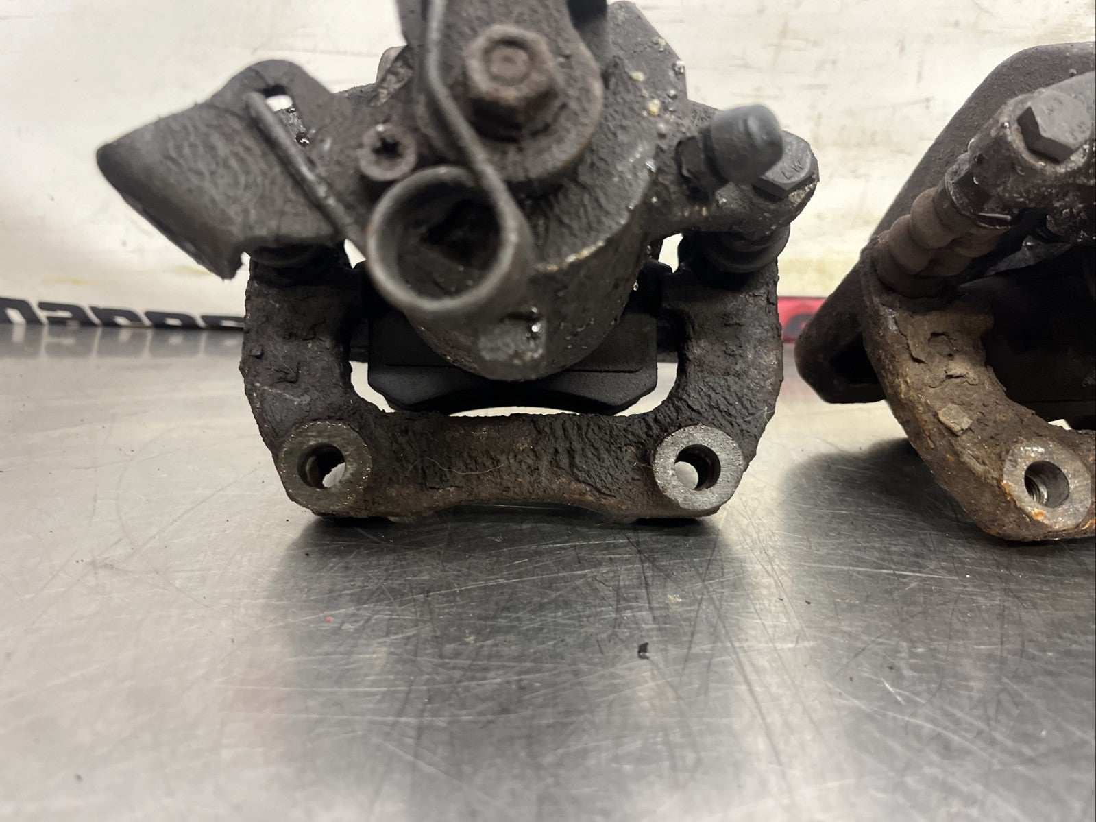 AUDI TT MK1 8N 225 / V6 PAIR OF REAR BRAKE CALIPERS CARRIERS GOLF UPGRADE 256MM