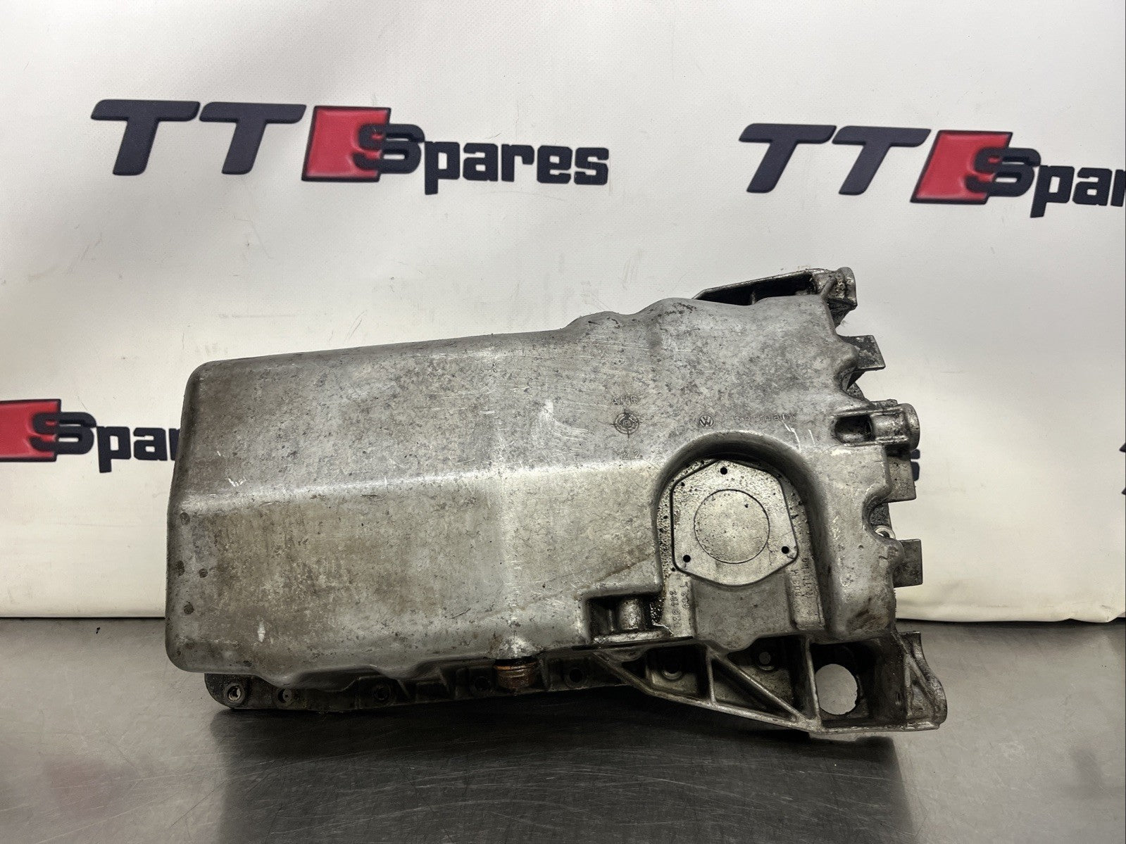 Genuine VW VAG Audi Seat Skoda 1.8T 1.9 TDI Sump Oil Pan with Sensor 038103603L