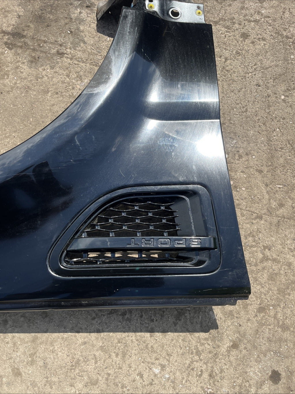 Land Rover Range Rover Sport Right Driver O/S Wing P/C Java Black 697 Mk1 05-13N
