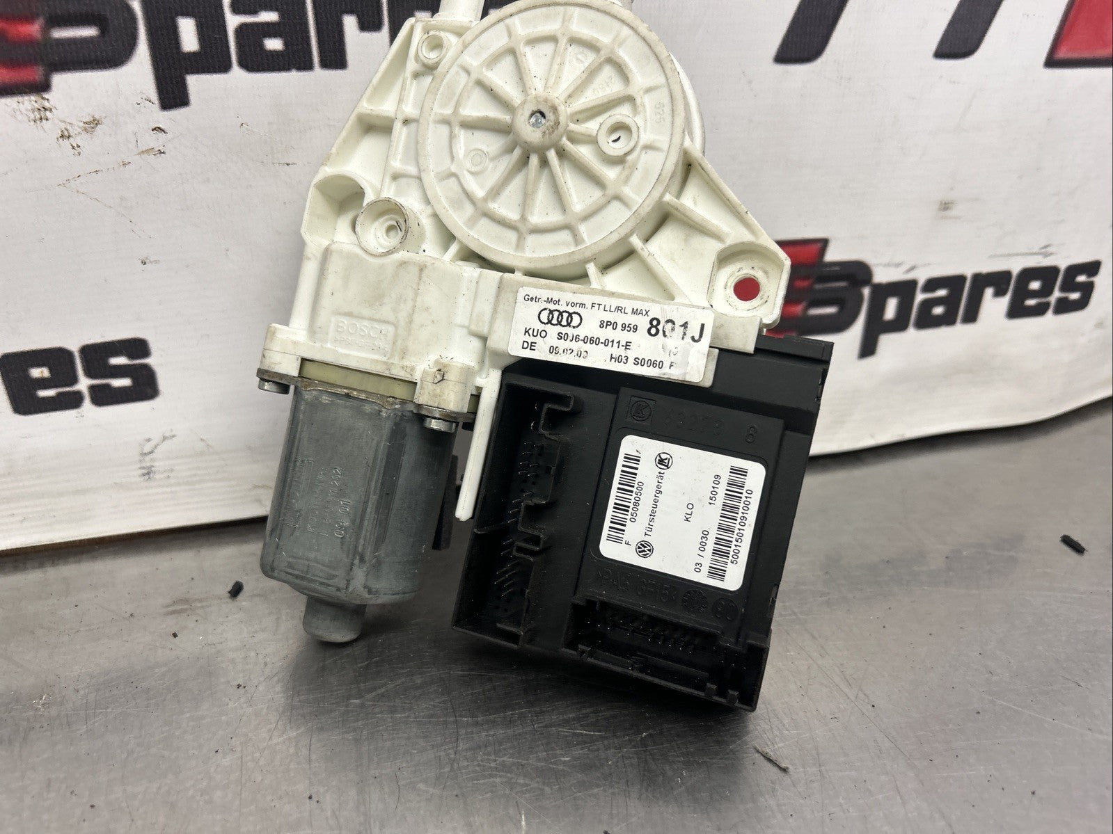 Audi A3 8P Window Motor Lifter Regulator Control Front Right O/S 8P0959801N