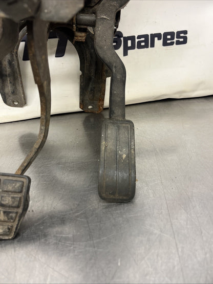 VOLKSWAGEN GOLF JETTA MK2 1.6 8V THROTTLE CLUTCH BRAKE PEDALS LHD