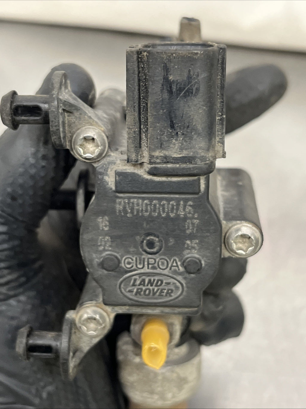 RVH000046 Tank Suspension Relief Valve Block Discovery 3 & 4 Range Rover Sport