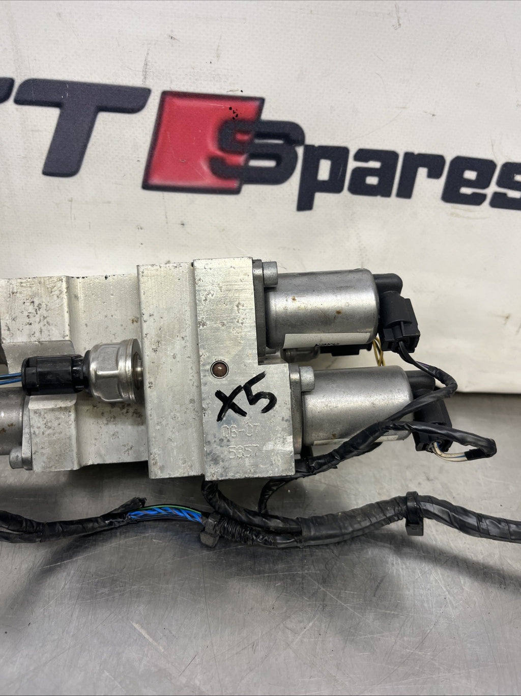 BMW X5 E70 E71 Valve Block Dynamic Drive Front Axle Hydraulic Pump 6772311 2009