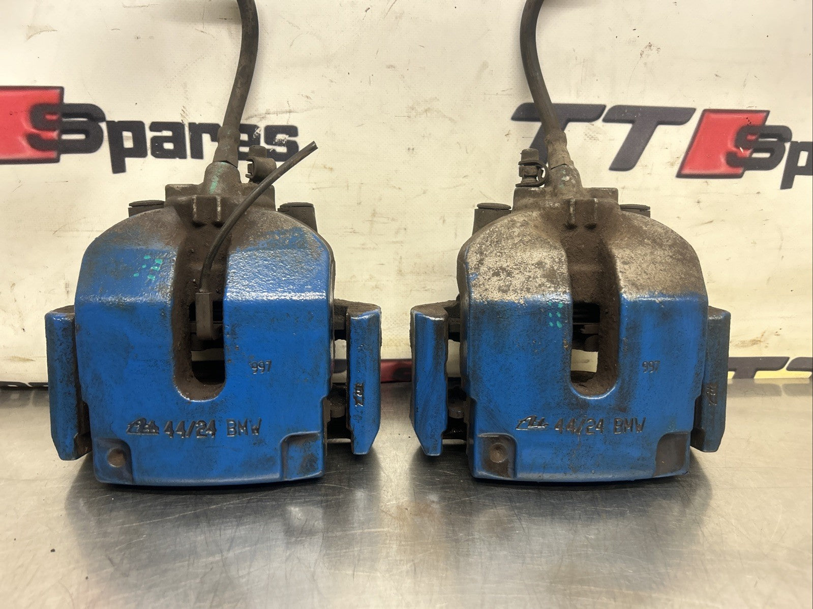 BMW X5 X6 SERIES CALIPERS REAR  44/24 F15 E70 F16 E71 PAIR