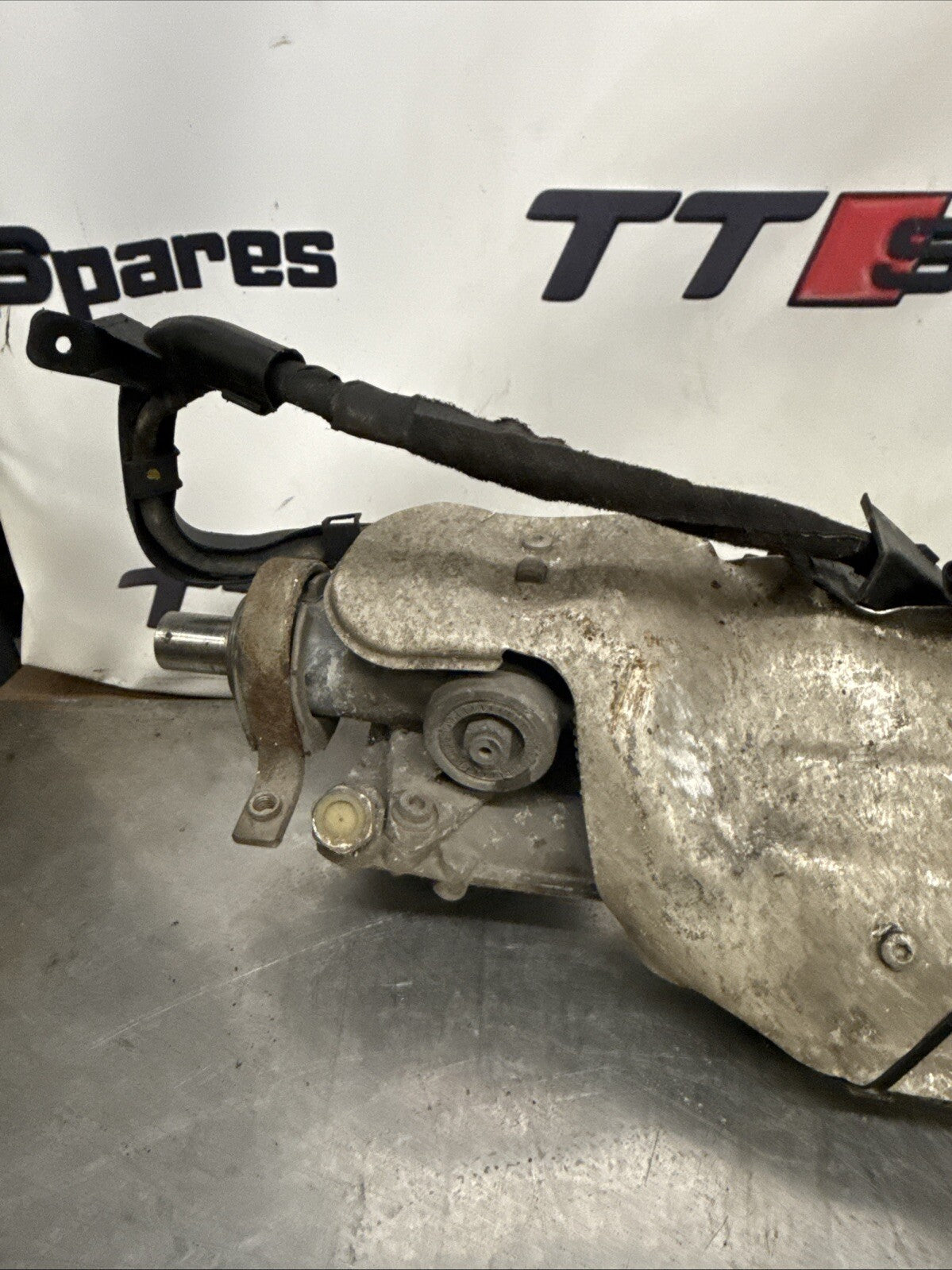 Audi TT TTS 8J 2.0TFSI Power Steering Rack 8J2423051K 2009 plug damaged