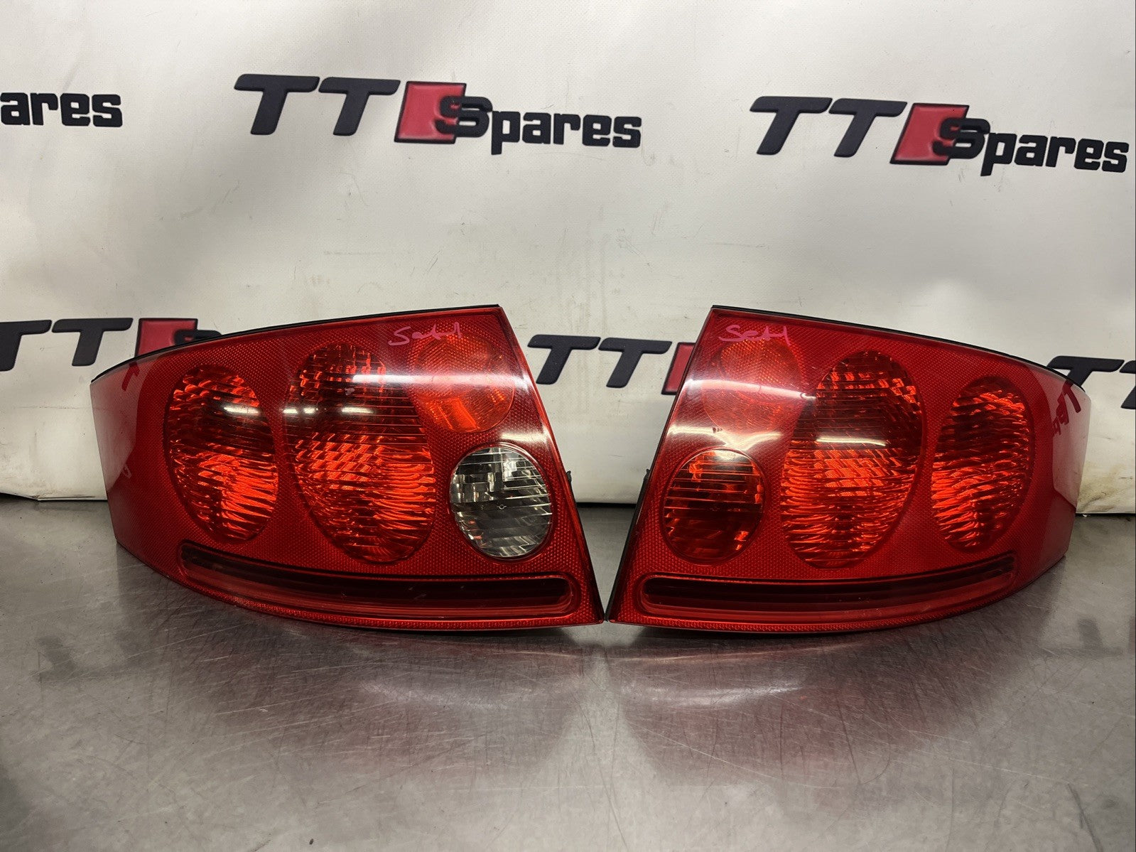 AUDI TT MK1 REAR LIGHTS PAIR 8N 99-06 Late Clear Reverse