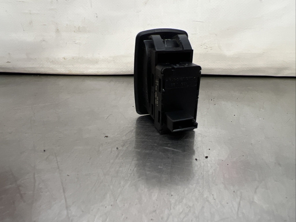 BMW 1 3 X5 X6 Z4 Series E70 E71 E87 E89 E90 E91 E92 Switch Window Lifter