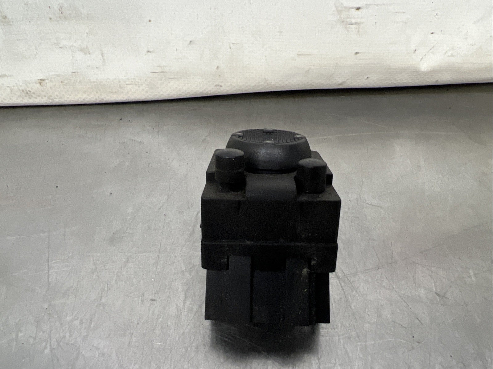 VW Golf MK3 (97/P) Electric Mirror Switch - 1H2959565 **Genuine VW OEM Part**
