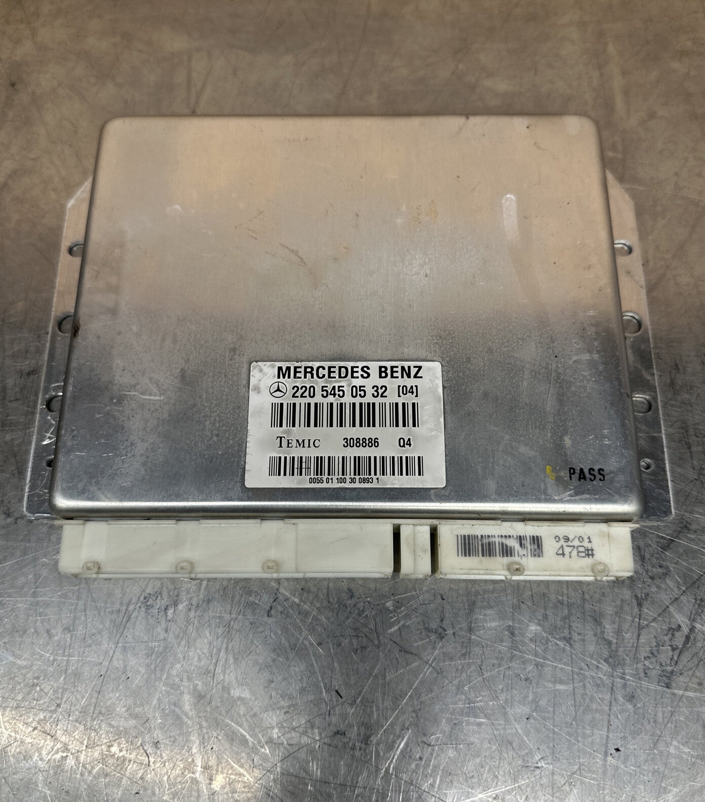Mercedes s-class w220 1999-2005 air suspention ecu a2205450532