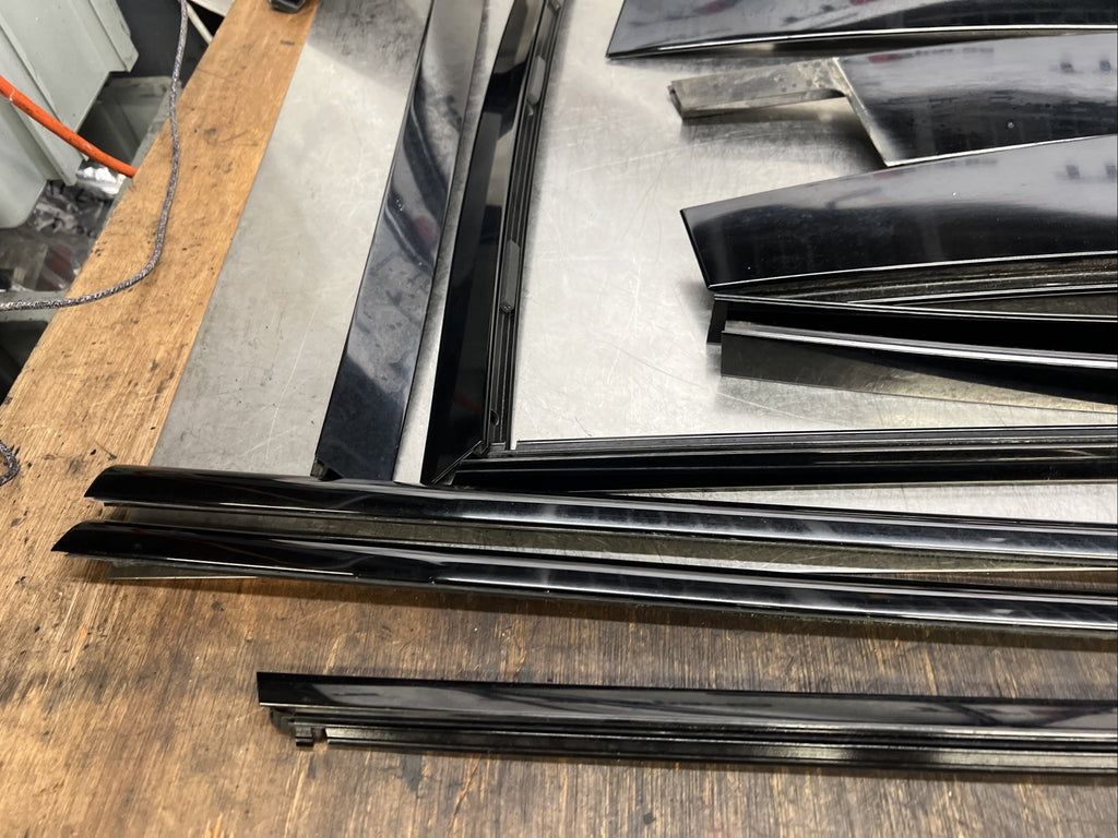 BMW X5 E70 09-13 BLACK GLOSS SHADOW LINE DOOR WINDOW MOULDING TRIM SET