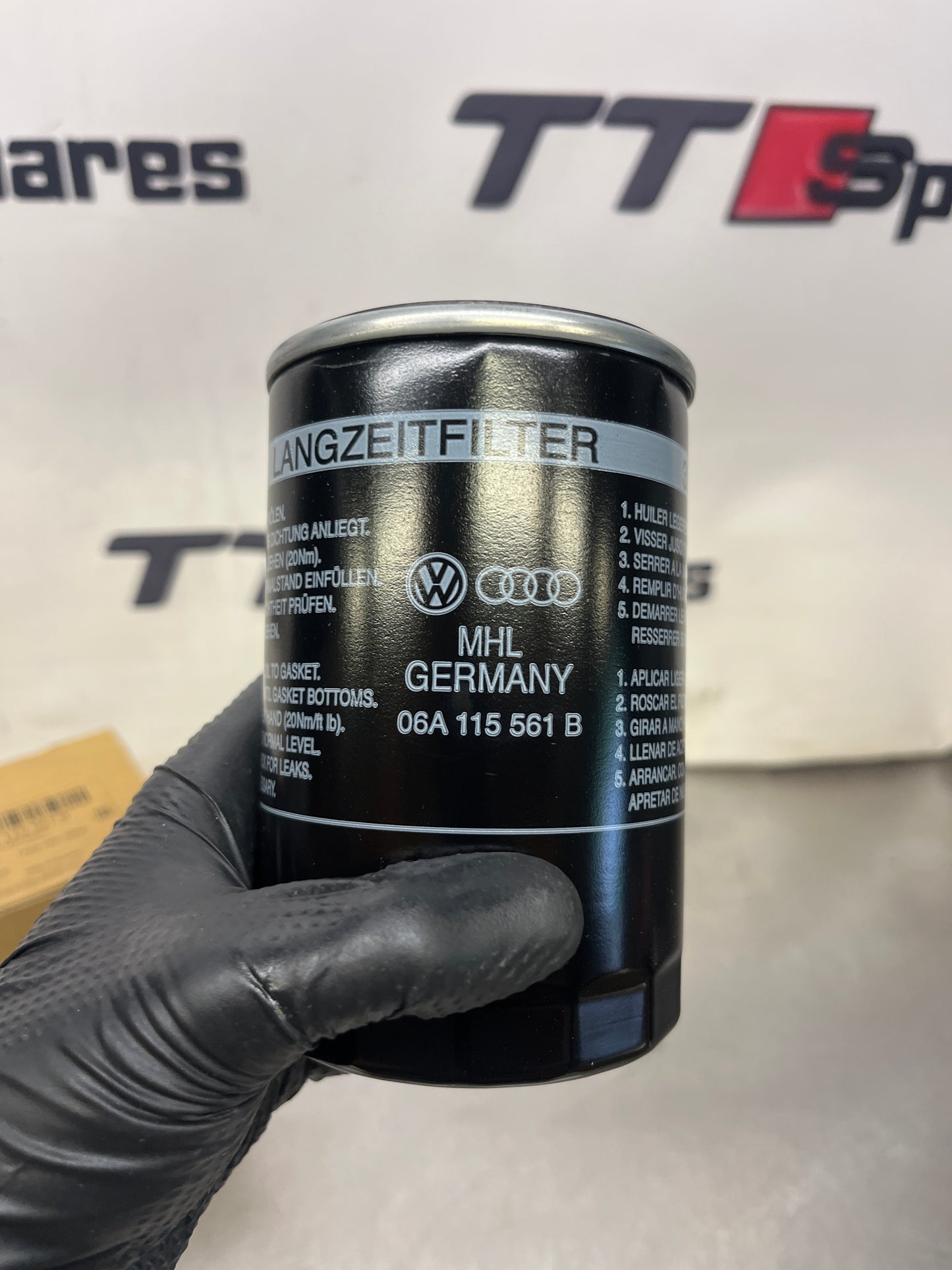 Audi / VW Genuine OIL FILTER AUDI AUDI 06A115561B