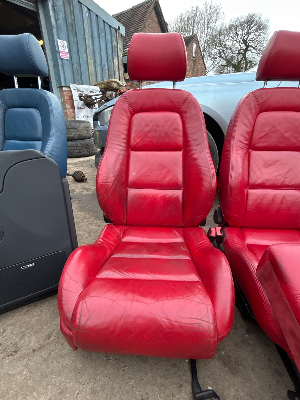 Audi TT MK1 Red front seats & Door cards