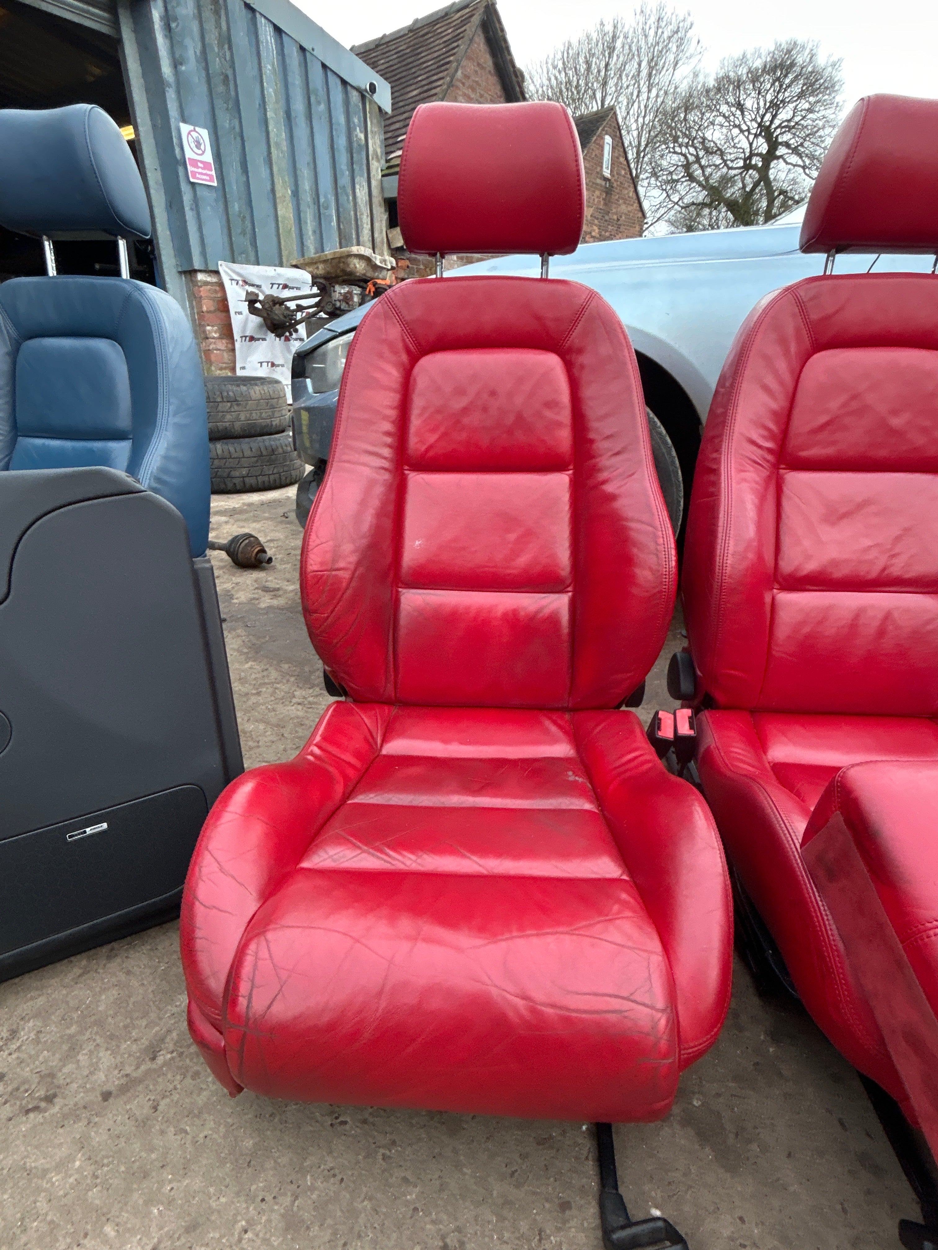 Audi TT MK1 Red front seats & Door cards