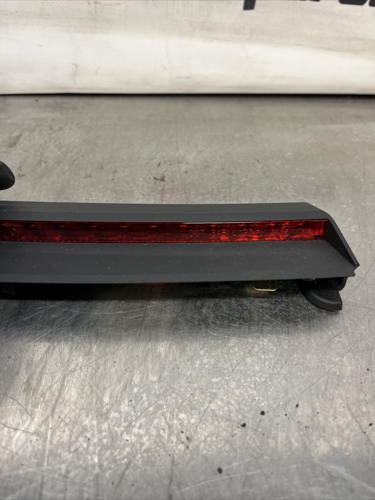 AUDI TT 2002 THIRD BRAKE LIGHT 8N8945097A