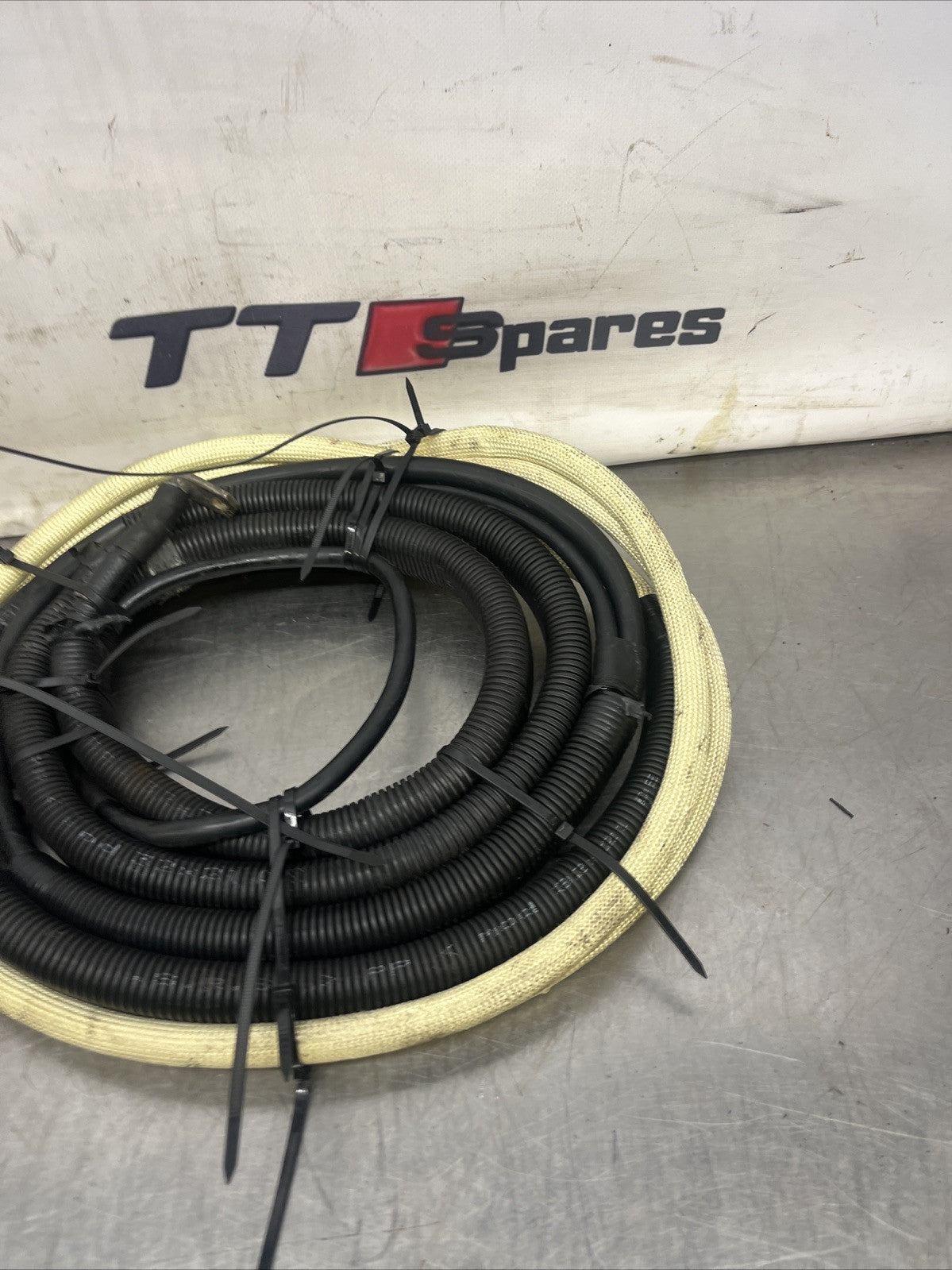 Audi Tt Mk1 3.2 V6/ QS Battery power  Lead cable conversion for battery in rear