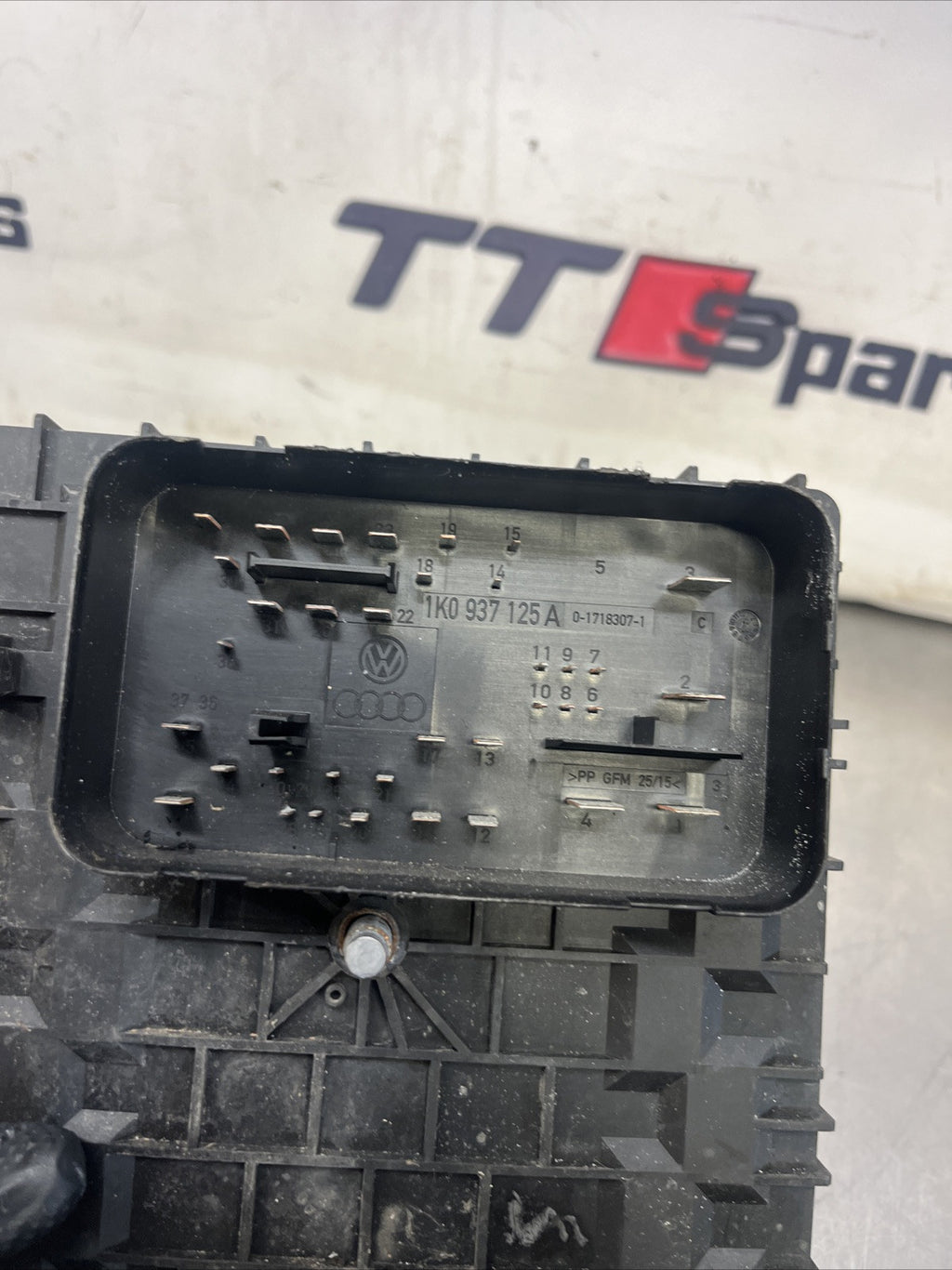 1K0937125A 2009 VW GOLF MK5 1.9 TDI POWER BOARD FUSE BOX  #9