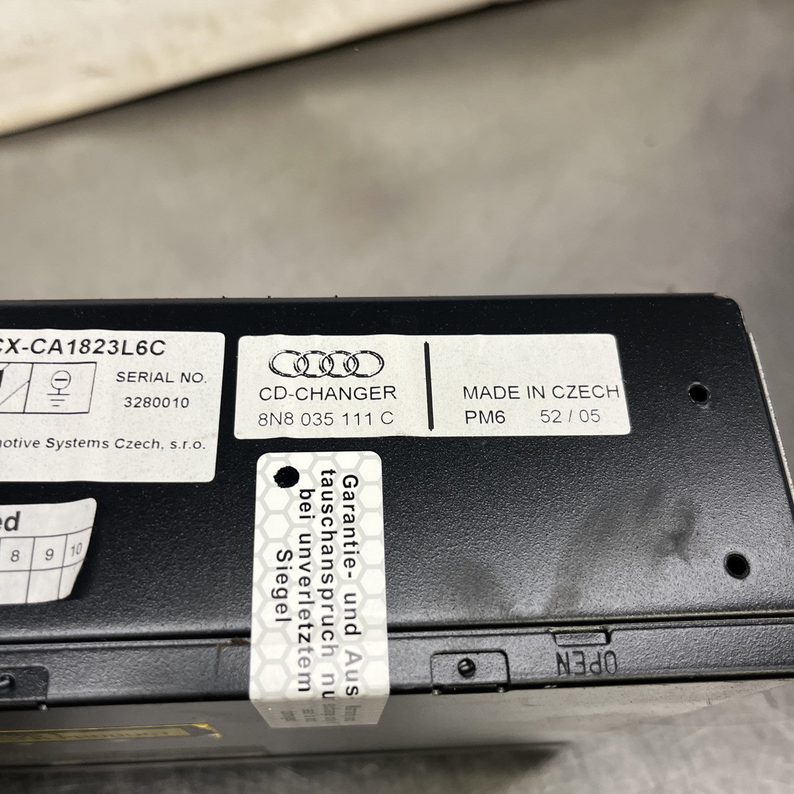 8N8035111C AUDI TT MK1 98-06 8N COUPE 6 DISC CD CHANGER MULTICHANGER & CASSETTE 