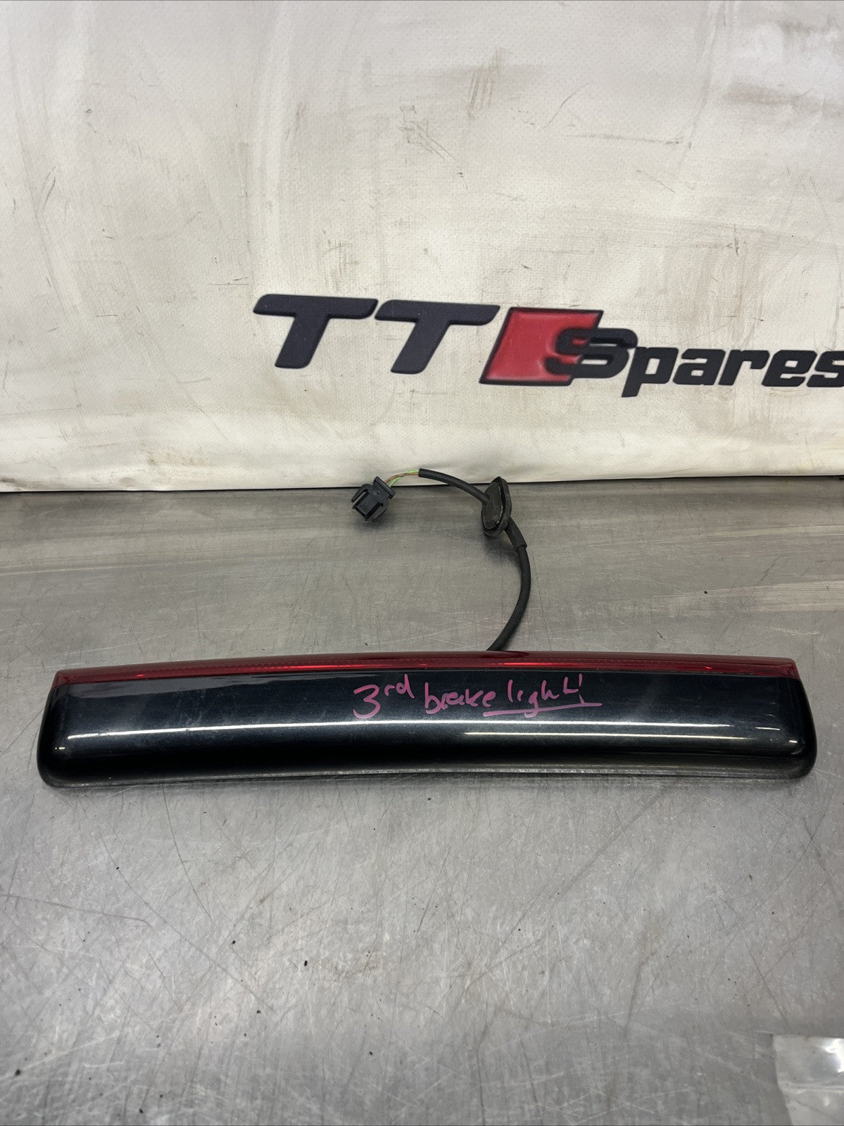 Audi TT Mk1 Convertible Roadster MIDDLE 3RD BRAKE LIGHT 8n7945097a BLACK
