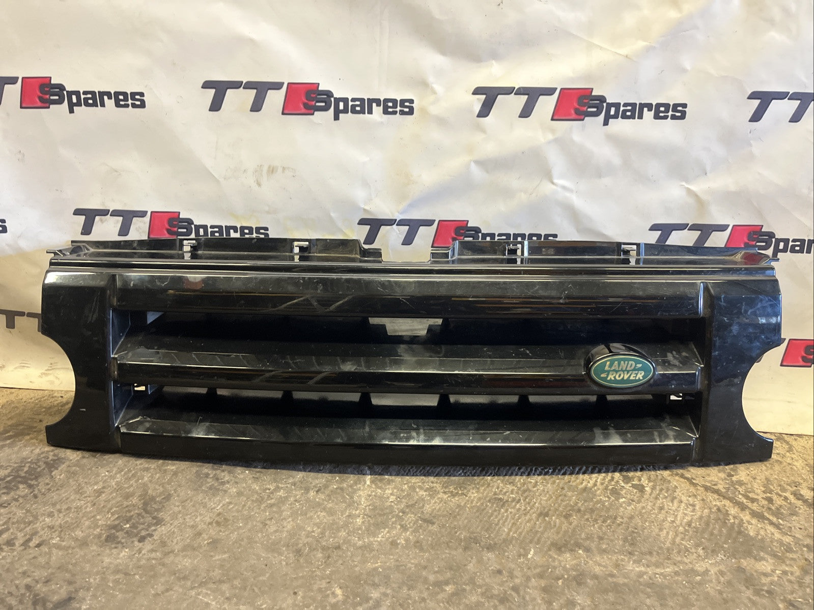 LAND ROVER DISCOVERY 3 L319 2004-10 FRONT GRILL DHB000274XXX