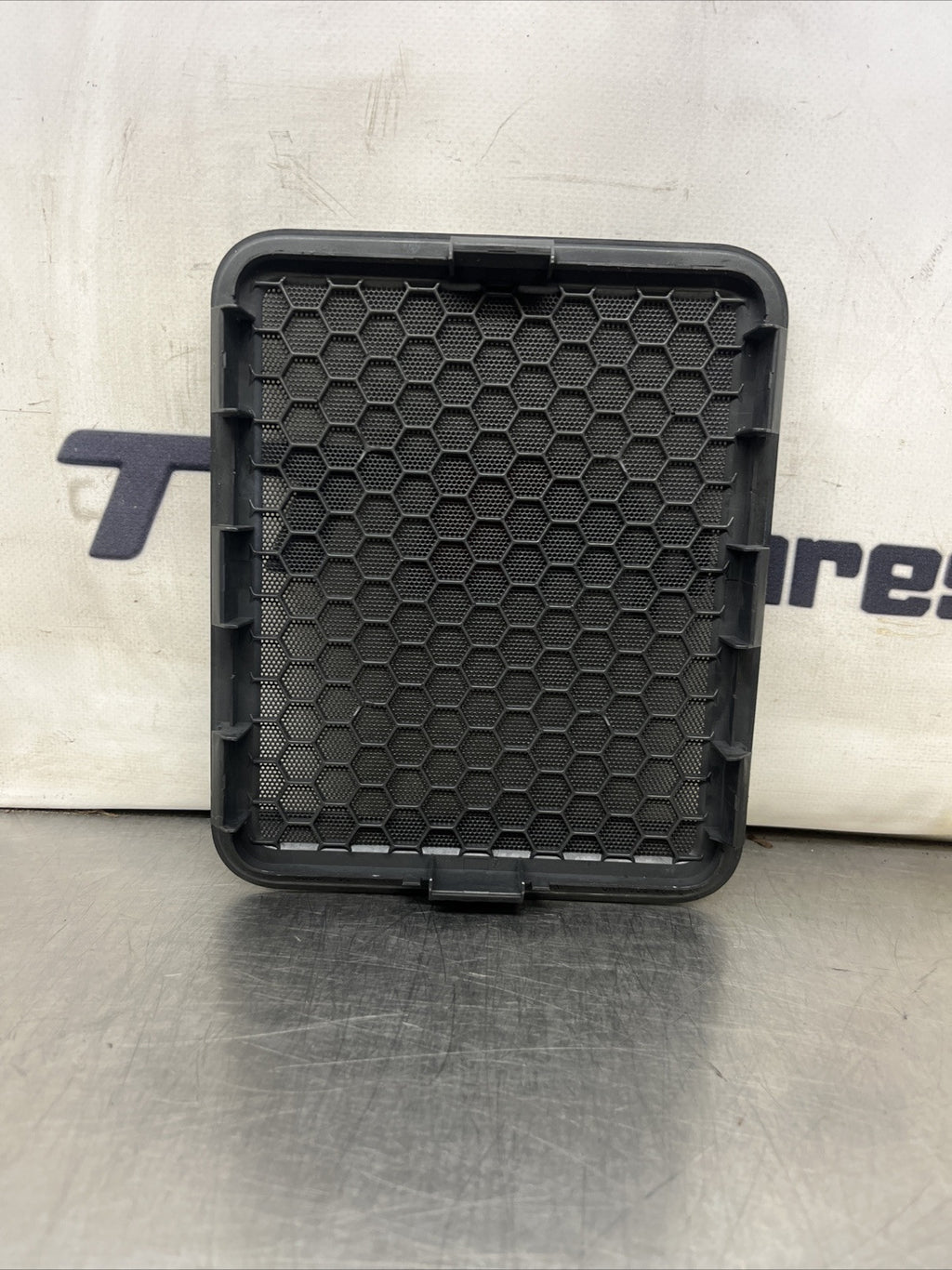 AUDI TT Center Speaker Grille Cover Grey Roadster Mk1 98-06 8N7035435B
