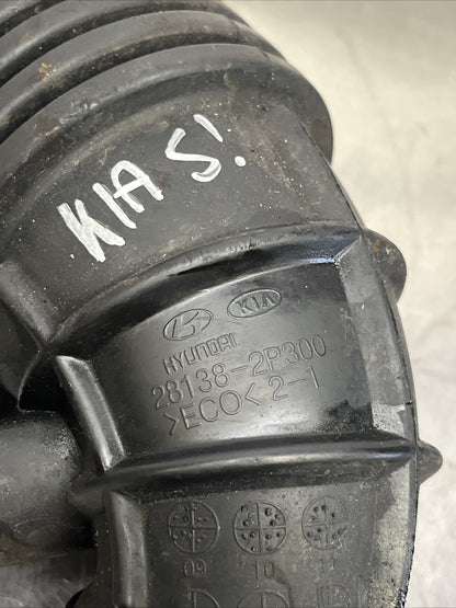 2011 KIA SORENTO MK2 XM 2.2 DIESEL AIR INTAKE PIPE HOSE 28138-2P300