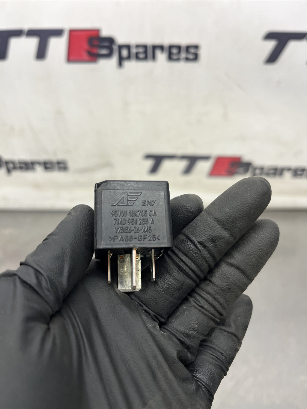 Audi TT Mk1 VW ECU & Fuel Pump 4-Pin Black Relay (No 100) 7M0951253A