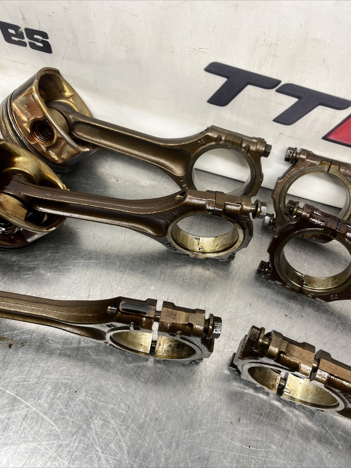 VW GOLF MK5 R32 2005-2009 3.2 V6 PETROL BUB  ENGINE PISTONS CONNECTING RODS 021E