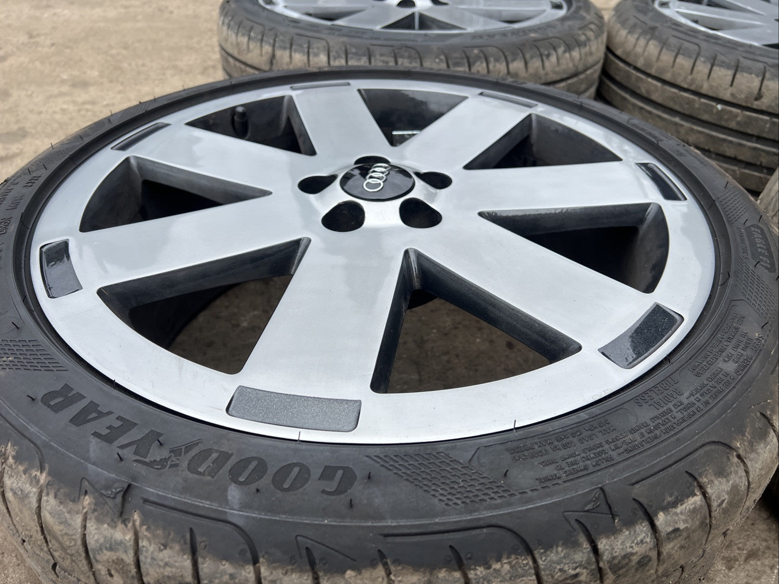 Audi TT MK1 2003 3.2 V6 5x100 18" Alloy Wheels & Tyres Set Grey TT61
