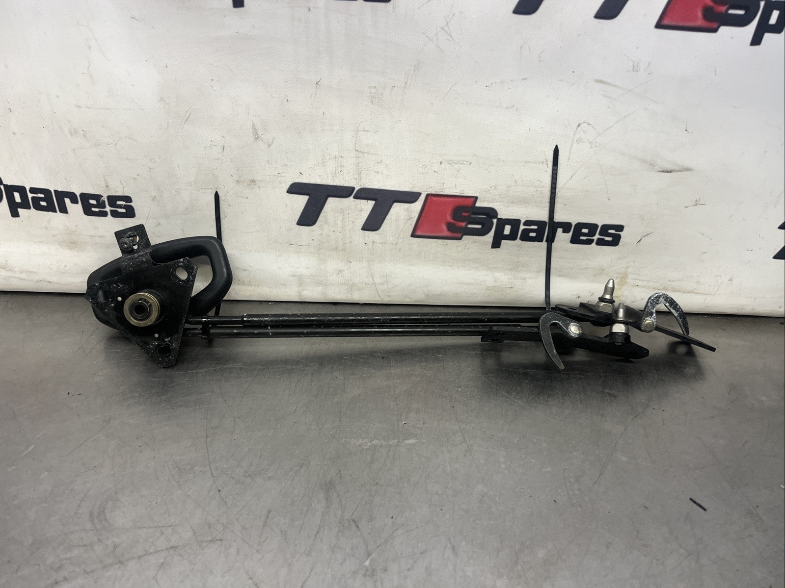 Audi TT Mk1 98-06 8N Roadster Soft Top Hood Roof Shut Latch Catch Lock & Handle