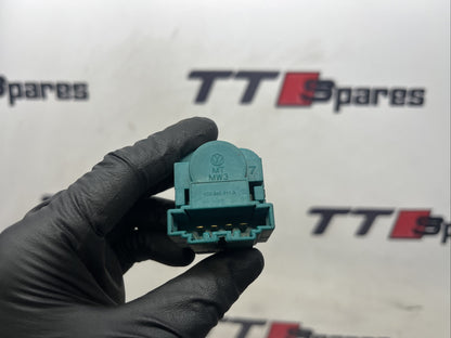 Audi TT 8N MK1 1998-2006 225 Quattro Brake Pedal Switch - Green  1C0945511A