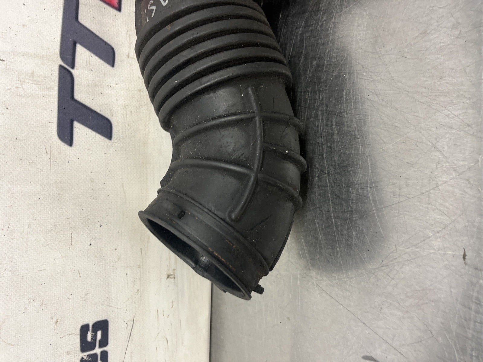 2011 KIA SORENTO MK2 XM 2.2 DIESEL AIR INTAKE PIPE HOSE 28138-2P300