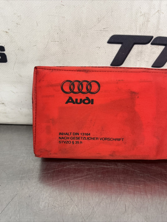 AUDI TT MK1 8N 1998 - 2006 GENUINE FIRST AID KIT - 8N0 860 282
