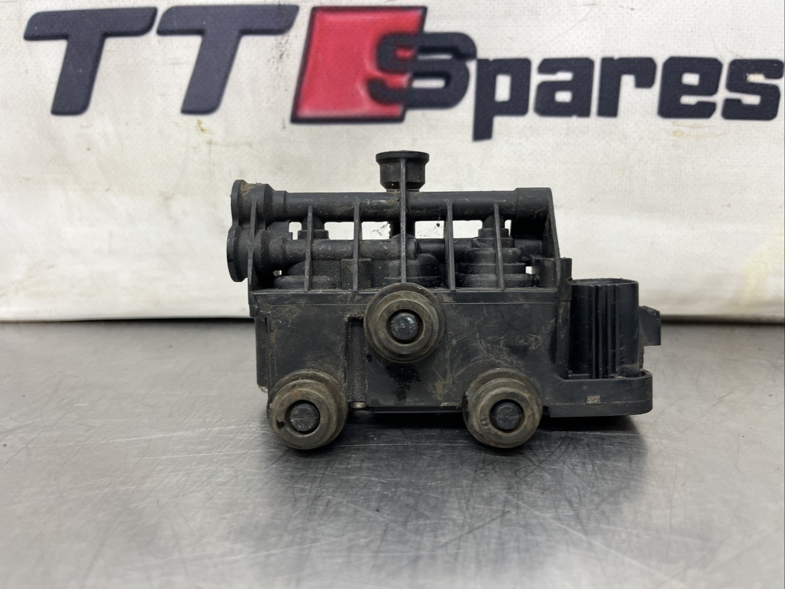 DISCOVERY 4 AIR SUSPENSION VALVE BLOCK RVH000095 2010 - 2013 LAND ROVER