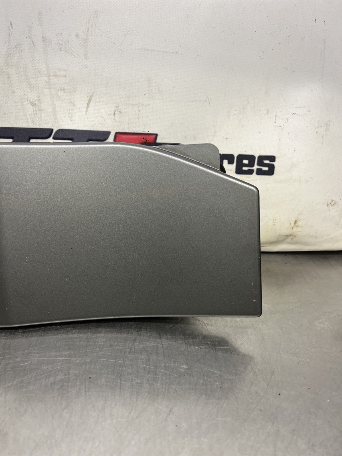 VAUXHALL VIVARO RENAULT TRAFIC 2014-2019 FUEL FILLER FLAP + HOUSING 93457385