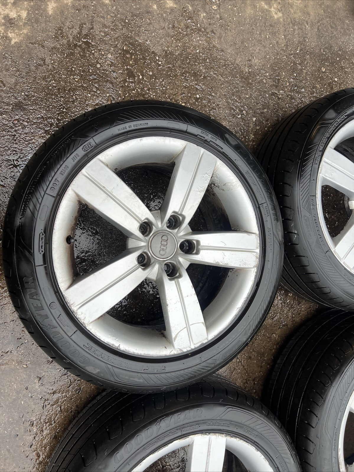 Audi TT Mk2 2007-2014 17” 5 Spoke Alloy Wheels 225/5017 Tyres Genuine 8J0601025C
