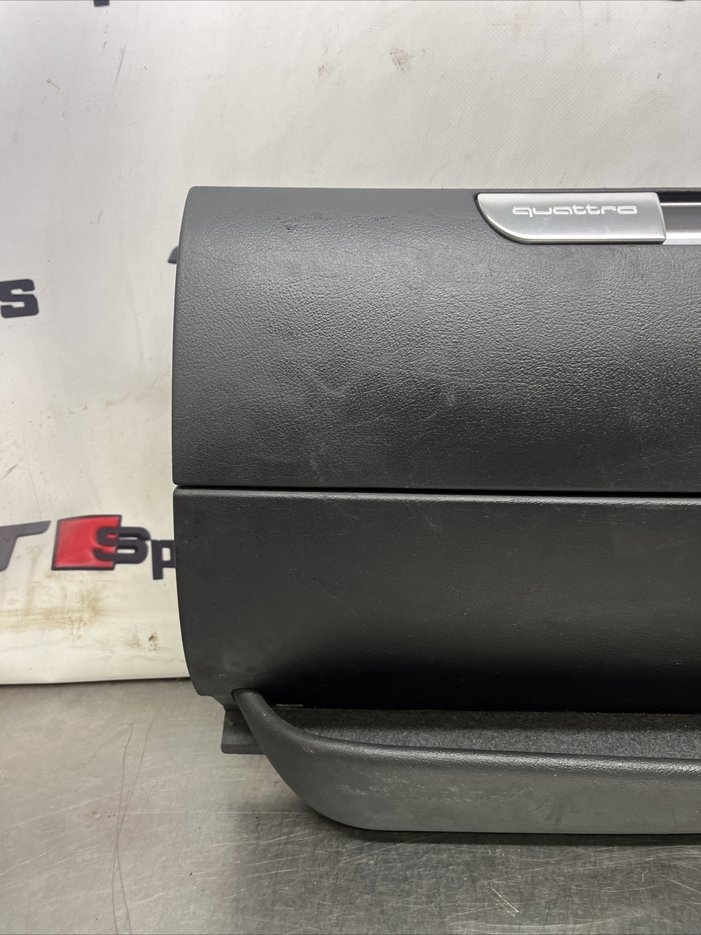 AUDI TT MK1 8N3 1.8T 225 QUATTRO GLOVE BOX COMPARTMENT BLACK